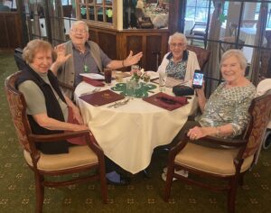 Residents enjoying a meal at The Oaks of Pasadena