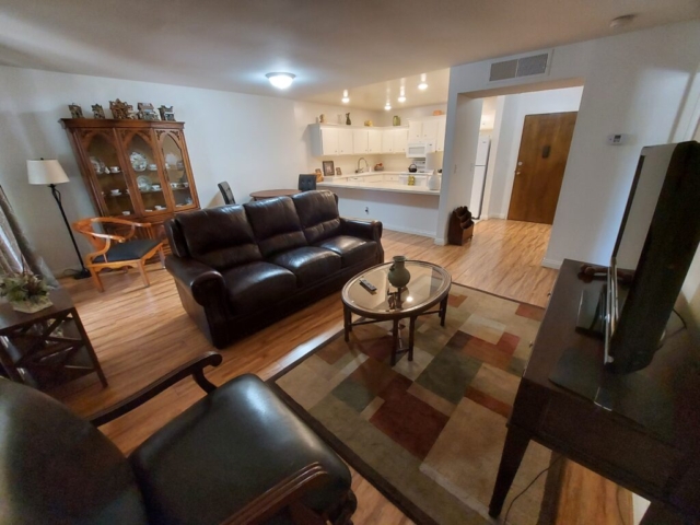 Spacious kitchens with lots of counterspace adjoin the living rooms in our one- and two-bedroom apartments at The Oaks of Pasadena